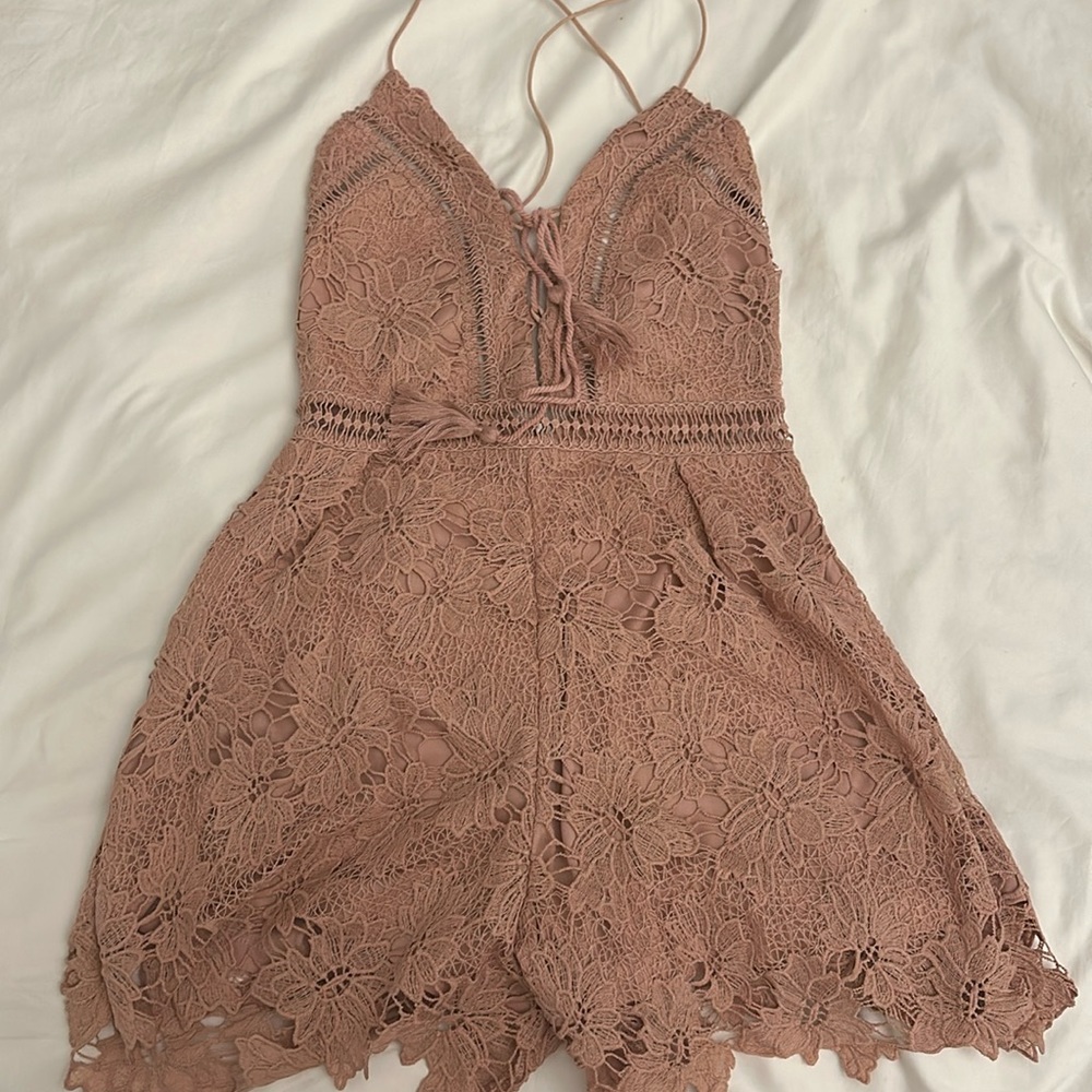 BRAND NEW FASHION NOVA LACE ROMPER